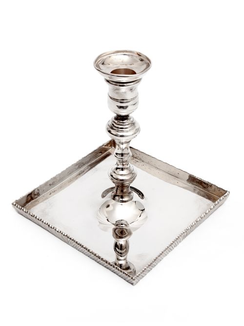 PAIR OF THOMAS BRADBURY SILVER PLATED CANDLE STICKS WITH SQUARE DISH SHAPED BASES - ADDITIONAL PHOTO 3