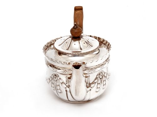 VICTORIAN SILVER BACHELOR STYLE TEA POT WITH A CRESTED BODY - ADDITIONAL PHOTO 2