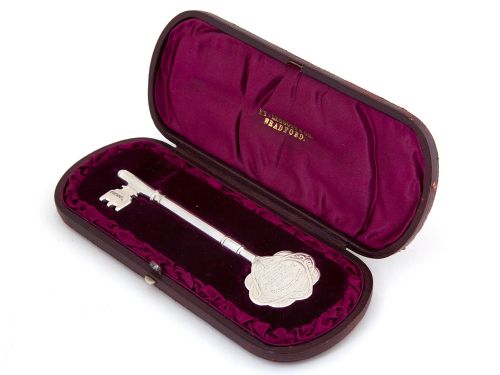 antique silver boxed presentation key - CATEGORY: ANTIQUE SILVER - DATED 1880