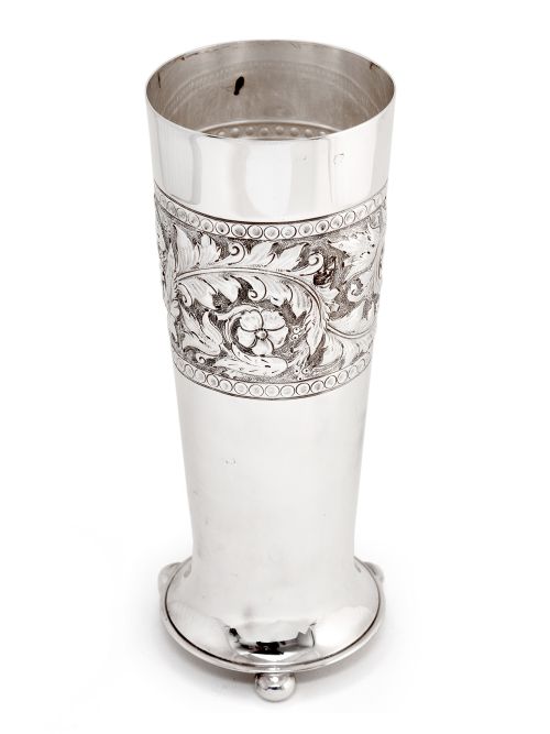 PAIR OF ANTIQUE WALKER AND HALL PLAIN SILVER PLATED FLOWER VASES - ADDITIONAL PHOTO 2