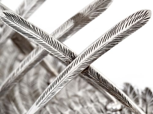 SILVER PLATED TOAST RACK SHAPED AS A BIRD WING ENGRAVED WITH FEATHERS - ADDITIONAL PHOTO 8