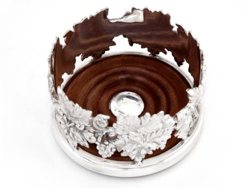 PAIR OF GOOD QUALITY SILVER PLATED CAST OPEN WORK GRAPE AND VINE COASTERS - ADDITIONAL PHOTO 3
