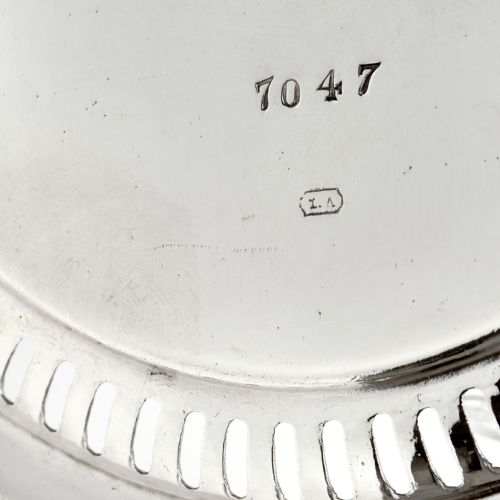 VICTORIAN HENRY WILKINSON OVAL SILVER PLATED BISCUIT BOX - ADDITIONAL PHOTO 5