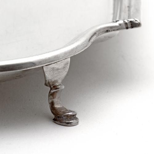 UNUSUAL VINTAGE SQUARE SHAPED SILVER SALVER ON FOUR HOOF FEET - ADDITIONAL PHOTO 4