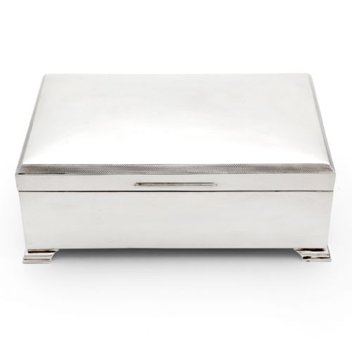 stylish large silver cigarette or cigar table box - CATEGORY: ANTIQUE SILVER - DATED 1950