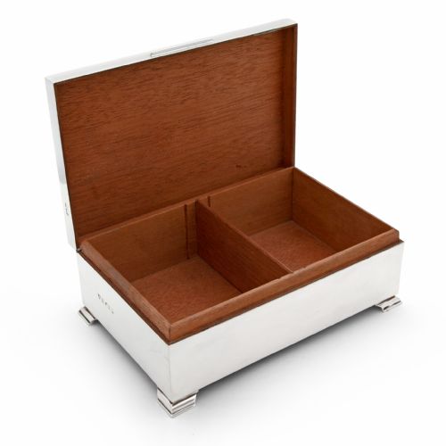 STYLISH LARGE SILVER CIGARETTE OR CIGAR TABLE BOX - ADDITIONAL PHOTO 4