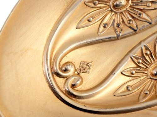 ORNATE BOXED PAIR OF VICTORIAN SILVER PLATED PARTIAL GILT SERVING SPOONS - ADDITIONAL PHOTO 2