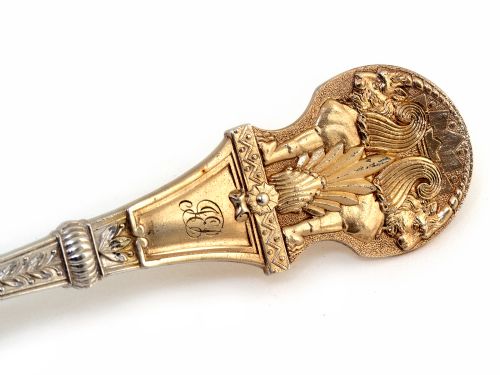 ORNATE BOXED PAIR OF VICTORIAN SILVER PLATED PARTIAL GILT SERVING SPOONS - ADDITIONAL PHOTO 4