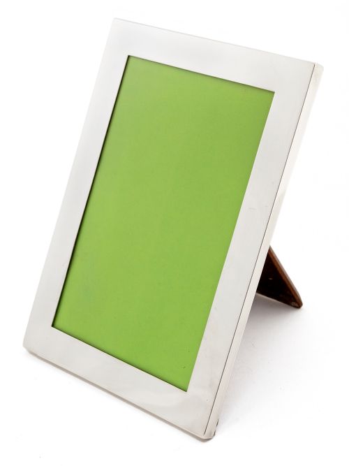good quality plain border silver photo picture frame - CATEGORY: ANTIQUE SILVER - DATED 1920