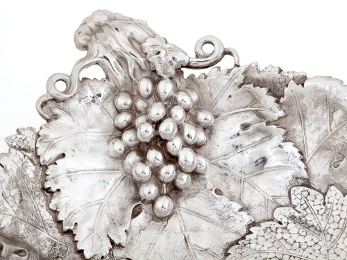 VICTORIAN CAST SILVER PLATED DISH DECORATED WITH BUNCHES OF GRAPES AND VINE LEAVES - ADDITIONAL PHOTO 2