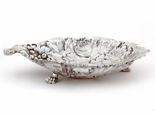 VICTORIAN CAST SILVER PLATED DISH DECORATED WITH BUNCHES OF GRAPES AND VINE LEAVES - ADDITIONAL PHOTO 4