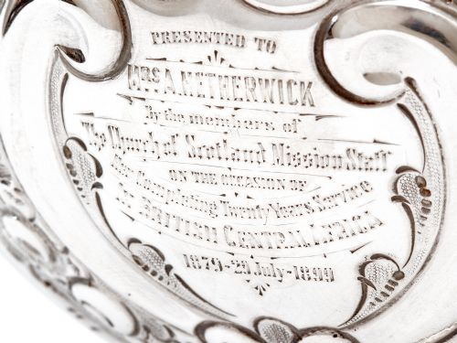 LATE VICTORIAN OVAL SILVER FRUIT BOWL EMBOSSED WITH SCROLLS AND FLOWERS - ADDITIONAL PHOTO 6