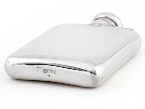ANTIQUE PLAIN BODY SILVER HIP FLASK WITH A BAYONET STYLE HINGED LID - ADDITIONAL PHOTO 4