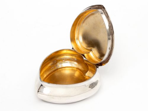 EDWARDIAN SILVER HEART SHAPED TRINKET JEWELLERY BOX - ADDITIONAL PHOTO 1