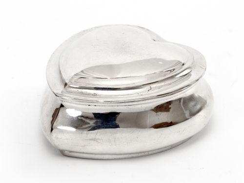 EDWARDIAN SILVER HEART SHAPED TRINKET JEWELLERY BOX - ADDITIONAL PHOTO 4