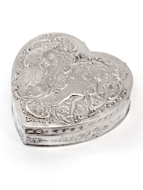 continental heart shape 800 grade silver jewellery or trinket box - CATEGORY: ANTIQUE SILVER - DATED 1900