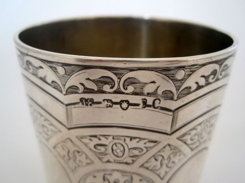 GOOD QUALITY JOHN EMES ANTIQUE SILVER BEAKER - ADDITIONAL PHOTO 2