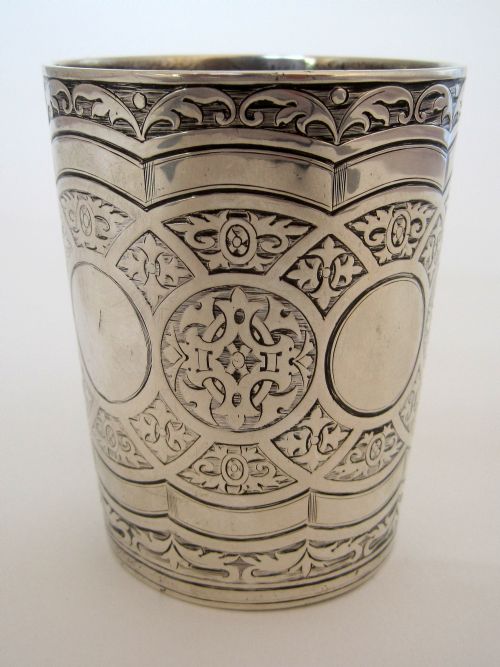 GOOD QUALITY JOHN EMES ANTIQUE SILVER BEAKER - ADDITIONAL PHOTO 3