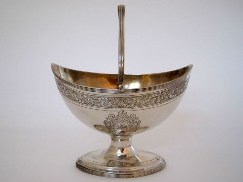 george iii oval silver sugar basket with a reeded swing handle - CATEGORY: ANTIQUE SILVER - DATED 1860