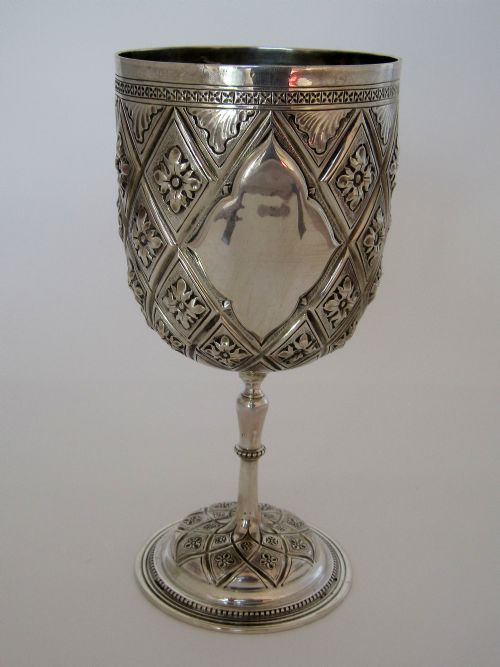 VICTORIAN SILVER GOBLET CHASED WITH A PINEAPPLE AND FLORAL PATTERN - ADDITIONAL PHOTO 1