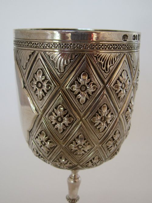 VICTORIAN SILVER GOBLET CHASED WITH A PINEAPPLE AND FLORAL PATTERN - ADDITIONAL PHOTO 2