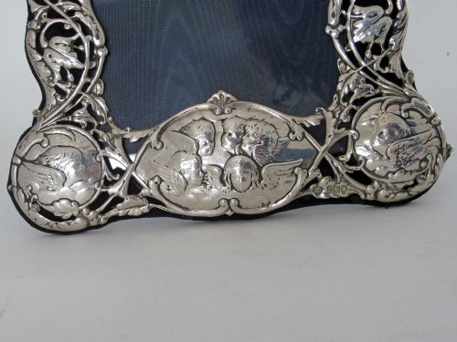 WILLIAM COMYNS SILVER PHOTO PICTURE FRAME WITH REYNOLDS ANGELS - ADDITIONAL PHOTO 2