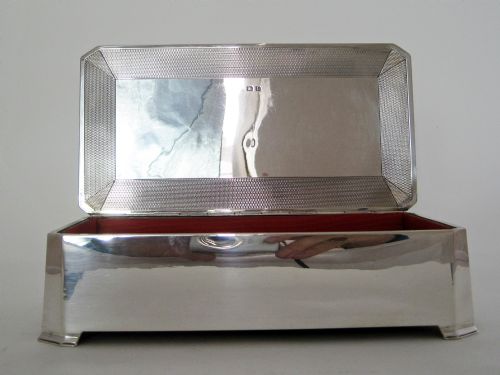 ART DECO STYLE MAPPIN WEBB SILVER TABLE CIGAR OR TRINKET BOX - ADDITIONAL PHOTO 2