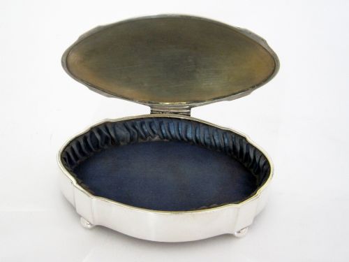 ANTIQUE SILVER JEWELLERY BOX IN A SHAPED OVAL FORM - ADDITIONAL PHOTO 3