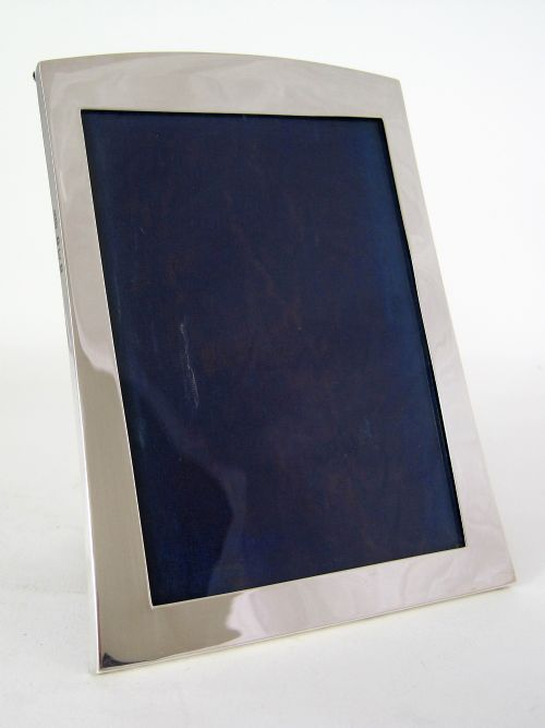 SMART GOOD QUALITY SILVER PHOTO FRAME WITH OAK EASEL BACK - ADDITIONAL PHOTO 1