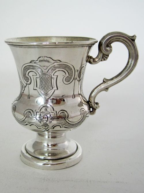 early victorian silver campana shaped christening mug - CATEGORY: ANTIQUE SILVER - DATED 19TH CENTURY