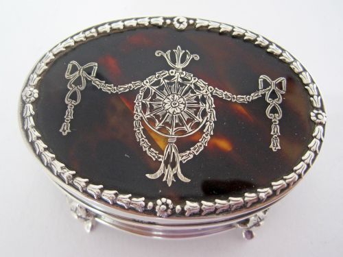 EDWARDIAN SILVER AND TORTOISESHELL OVAL JEWELLERY OR TRINKET BOX - ADDITIONAL PHOTO 2