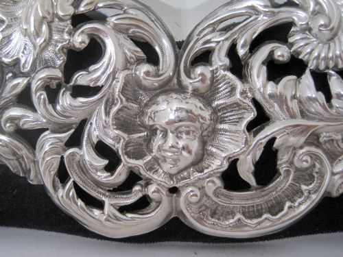 WILLIAM COMYNS VICTORIAN HEART SHAPED SILVER DRESSING TABLE MIRROR - ADDITIONAL PHOTO 5
