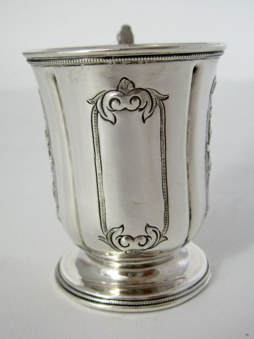 VICTORIAN SILVER CHILDS CHRISTENING MUG WITH A CAST FLORAL HANDLE - ADDITIONAL PHOTO 1