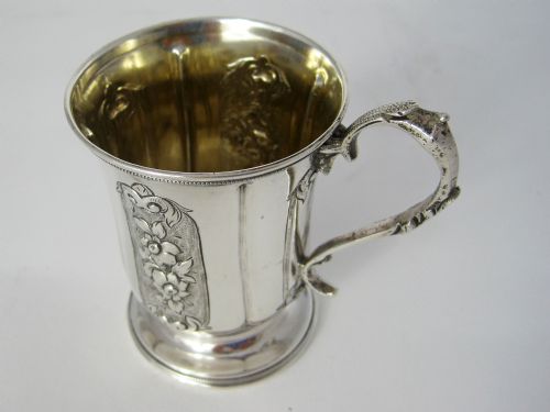 VICTORIAN SILVER CHILDS CHRISTENING MUG WITH A CAST FLORAL HANDLE - ADDITIONAL PHOTO 2