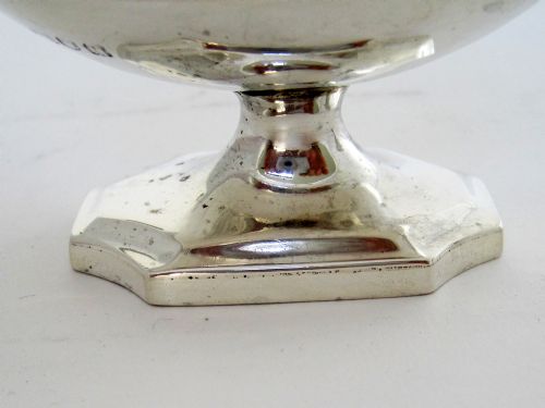 PAIR OF ELEGANT GOOD QUALITY GEORGIAN STYLE SILVER SALTS - ADDITIONAL PHOTO 2
