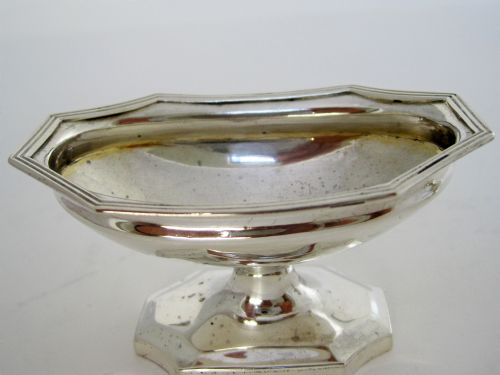 PAIR OF ELEGANT GOOD QUALITY GEORGIAN STYLE SILVER SALTS - ADDITIONAL PHOTO 3