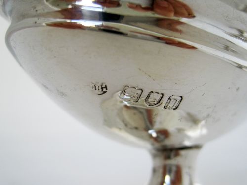 PAIR OF ELEGANT GOOD QUALITY GEORGIAN STYLE SILVER SALTS - ADDITIONAL PHOTO 4