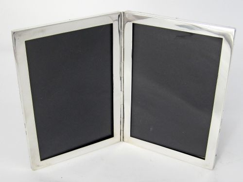 smart edwardian double folding silver photo frame - CATEGORY: ANTIQUE SILVER - DATED 1910