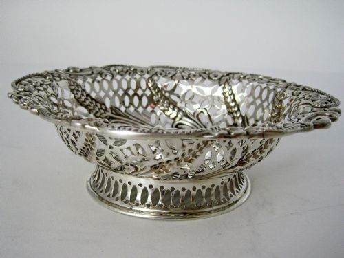 CHARMING OVAL VICTORIAN SILVER DISH - ADDITIONAL PHOTO 2