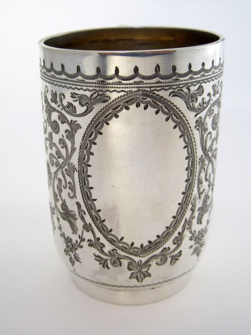 VICTORIAN HAND ENGRAVED SILVER CHRISTENING MUG WITH GILT INTERIOR - ADDITIONAL PHOTO 4