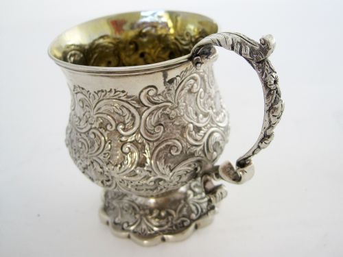 ORNATE GEORGIAN CAMPANA SHAPED SILVER CHRISTENING MUG - ADDITIONAL PHOTO 3