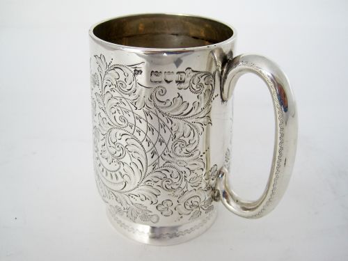 CROWN MOTIF VICTORIAN SILVER CHRISTENING MUG WITH A LOOP HANDLE - ADDITIONAL PHOTO 4