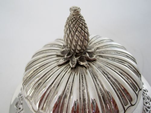 IMPRESSIVE LATE VICTORIAN CAMPANA SHAPED SILVER TROPHY CUP - ADDITIONAL PHOTO 5