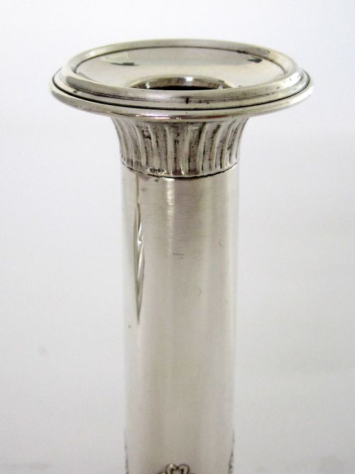 STYLISH PAIR OF THOMAS BRADBURY SON SILVER CANDLESTICKS - ADDITIONAL PHOTO 3