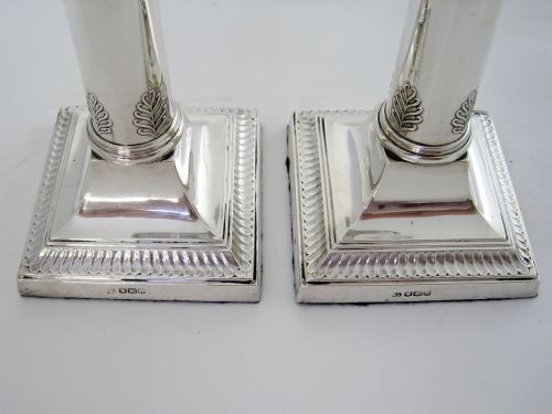 STYLISH PAIR OF THOMAS BRADBURY SON SILVER CANDLESTICKS - ADDITIONAL PHOTO 4
