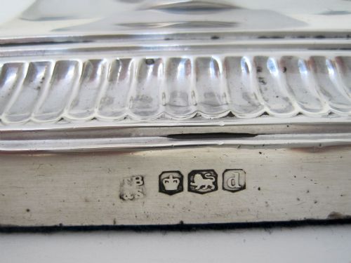 STYLISH PAIR OF THOMAS BRADBURY SON SILVER CANDLESTICKS - ADDITIONAL PHOTO 5