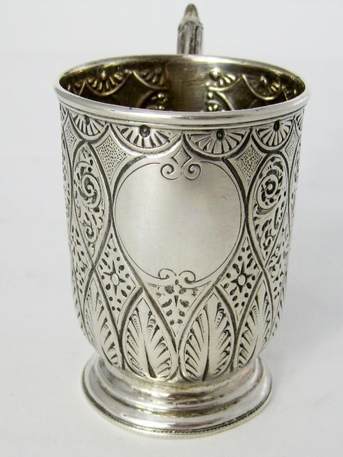 VICTORIAN SILVER CHRISTENING MUG WITH A FLORAL SCROLL HANDLE - ADDITIONAL PHOTO 1