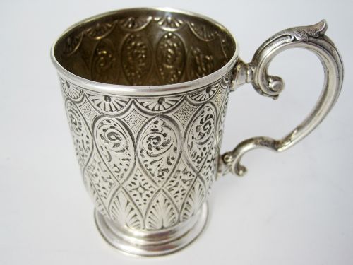 VICTORIAN SILVER CHRISTENING MUG WITH A FLORAL SCROLL HANDLE - ADDITIONAL PHOTO 3