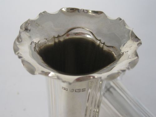 PAIR OF EDWARDIAN SILVER VASES WITH A CRIMPED SCALLOPED RIM - ADDITIONAL PHOTO 4
