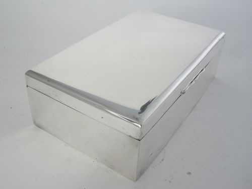 SMART CEDAR LINED RECTANGULAR SILVER TABLE CIGAR OR TRINKET BOX - ADDITIONAL PHOTO 2